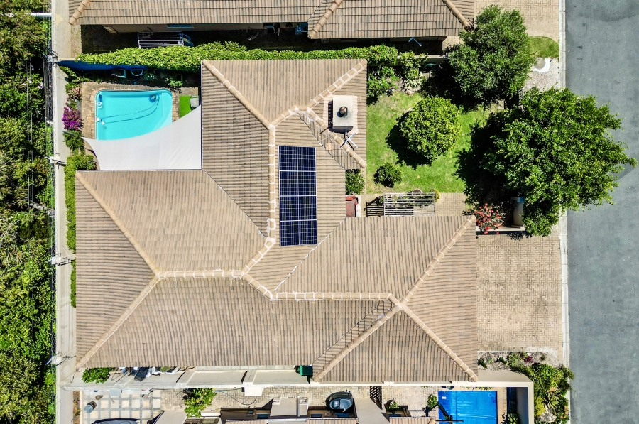 3 Bedroom Property for Sale in Sandbaai Western Cape